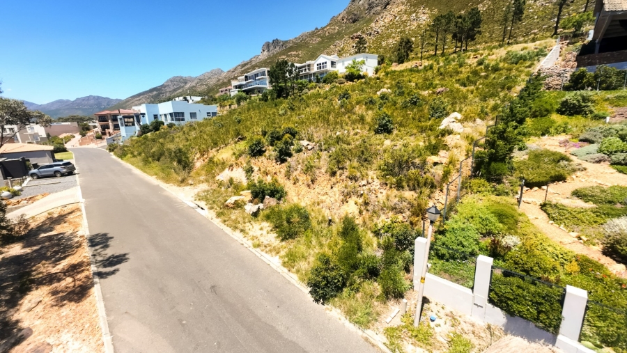  Bedroom Property for Sale in Gordon Heights Western Cape